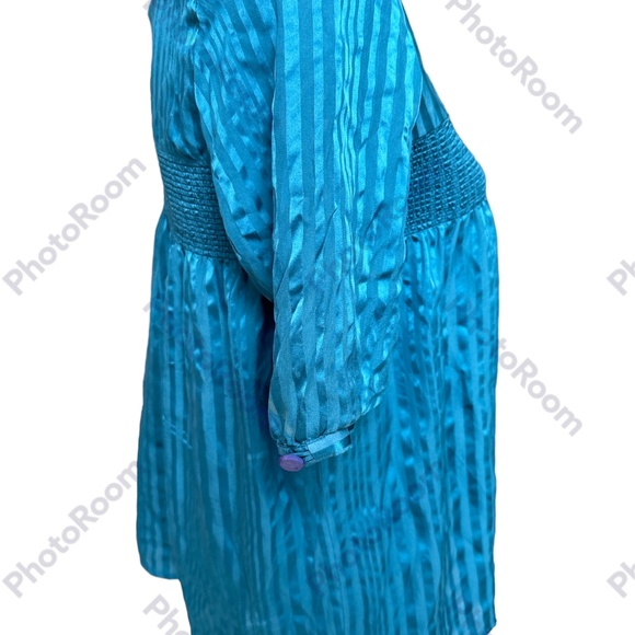 Fossil Women's Teal Striped Silk Sheer Short Sleeve Blouse Size Small - Picture 2 of 5